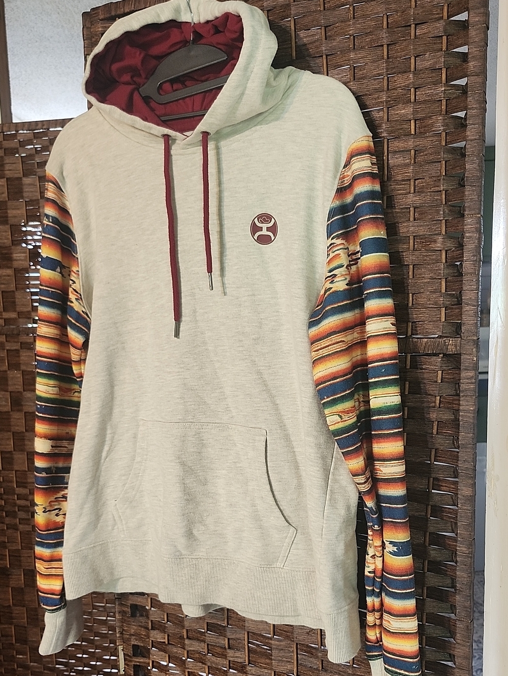 ❤️3 For 10.❤️Hooey Cream Crewneck Hoodie with Multicolor Stripe Sleeves